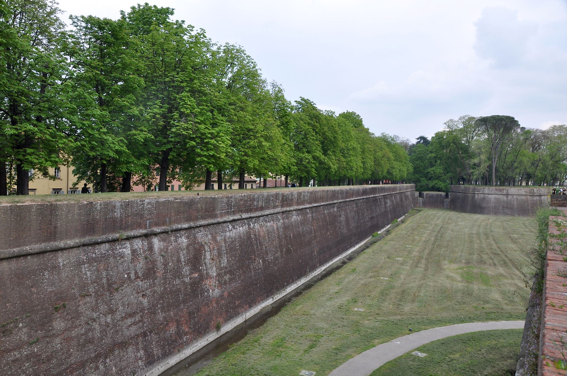 Lucca, city walls